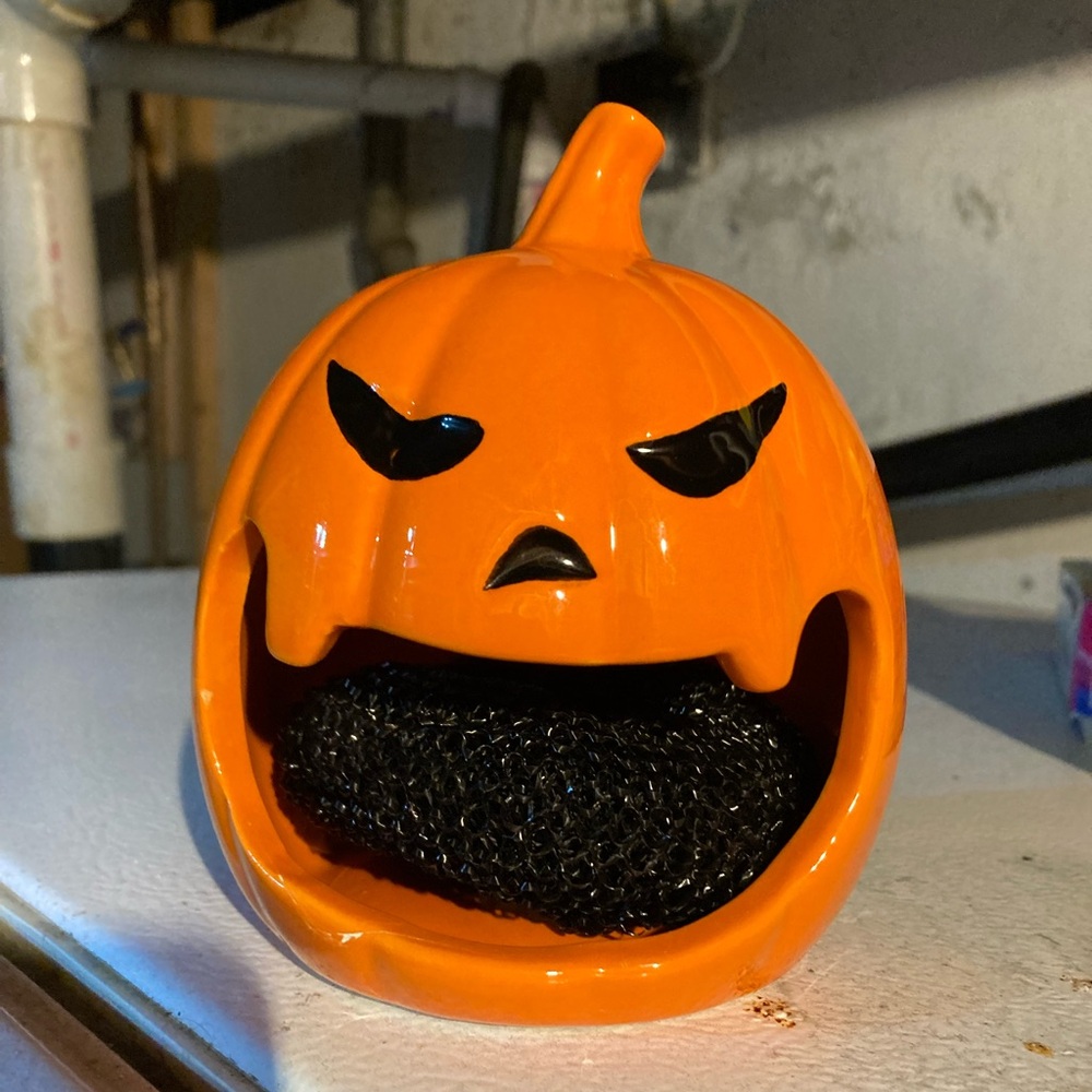 Way to celebrate Halloween ceramic scrubby holder